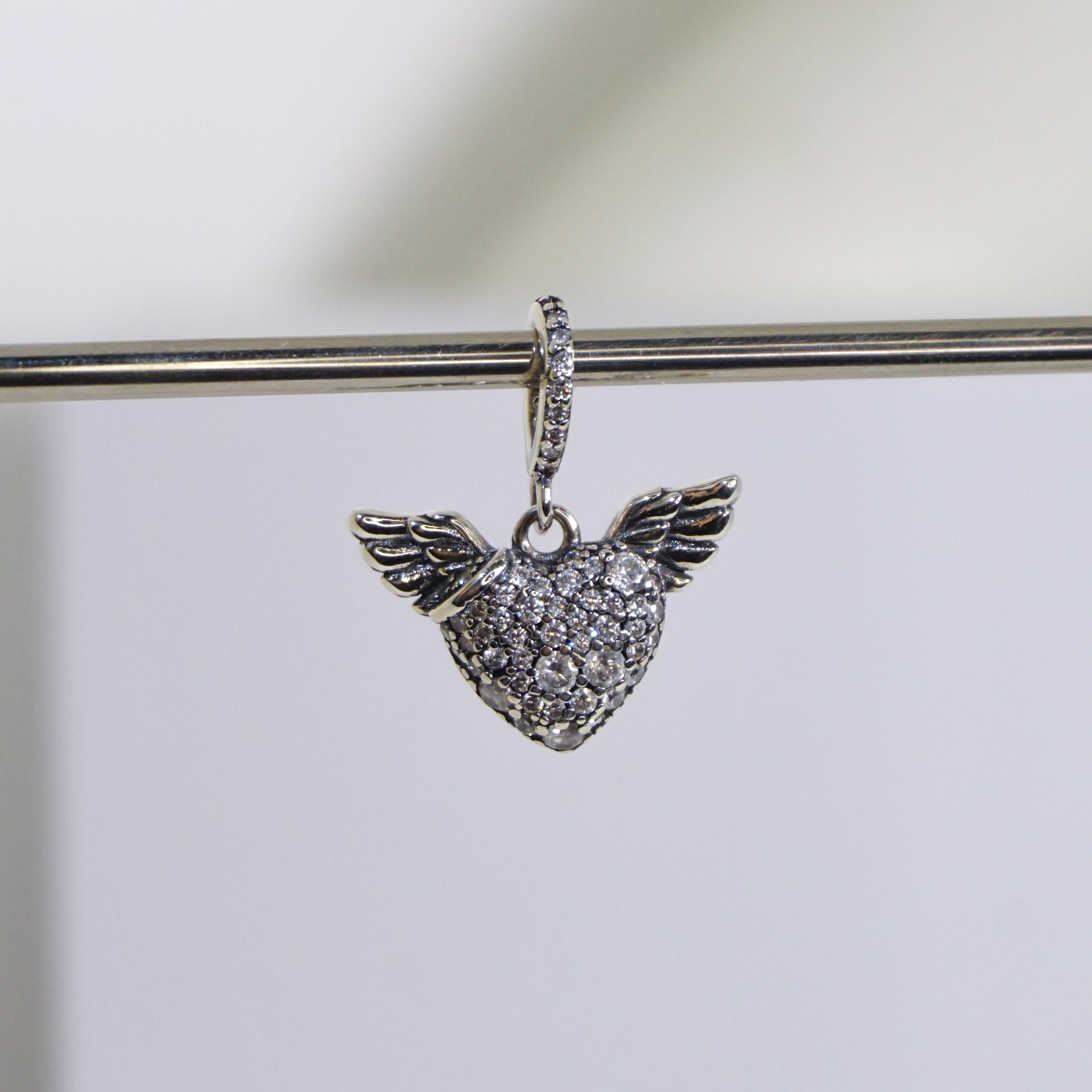 Charm Corazon Angel Blanco