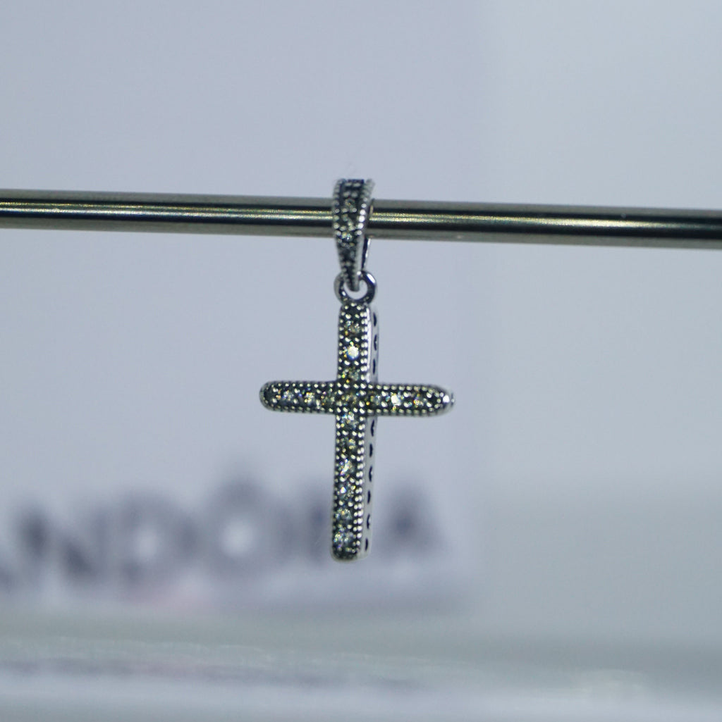 Charm Cruz Brillante