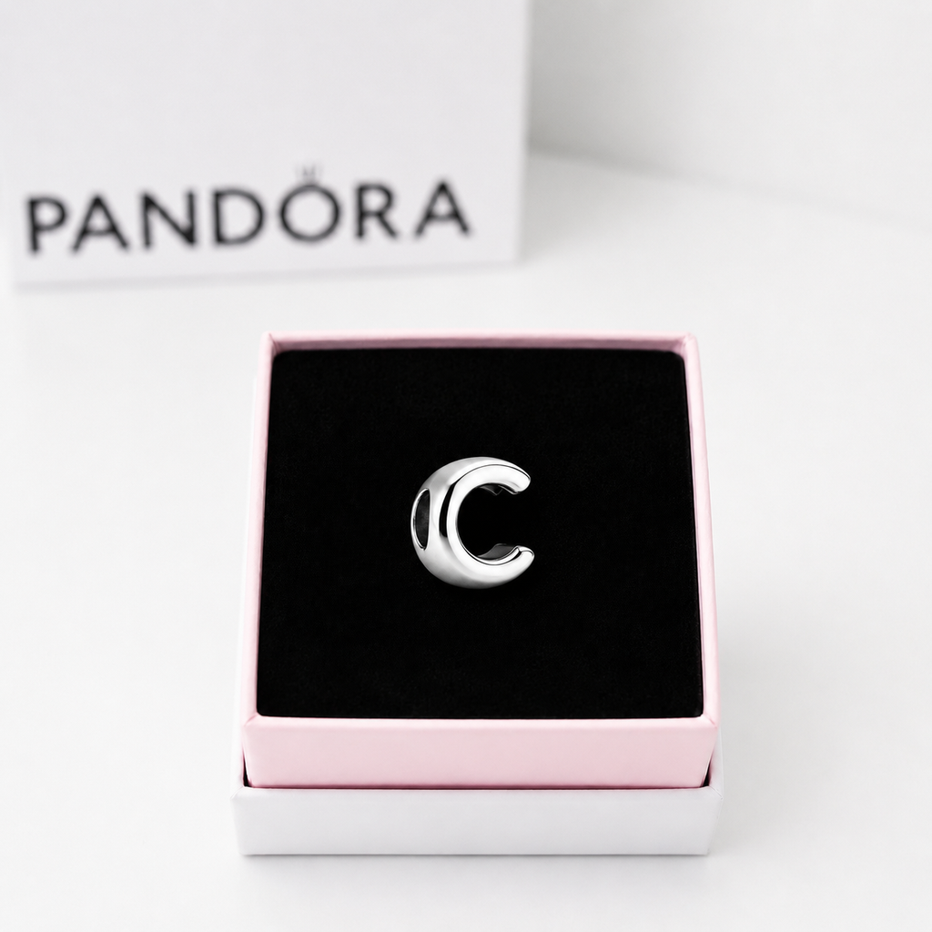 Charm letra C