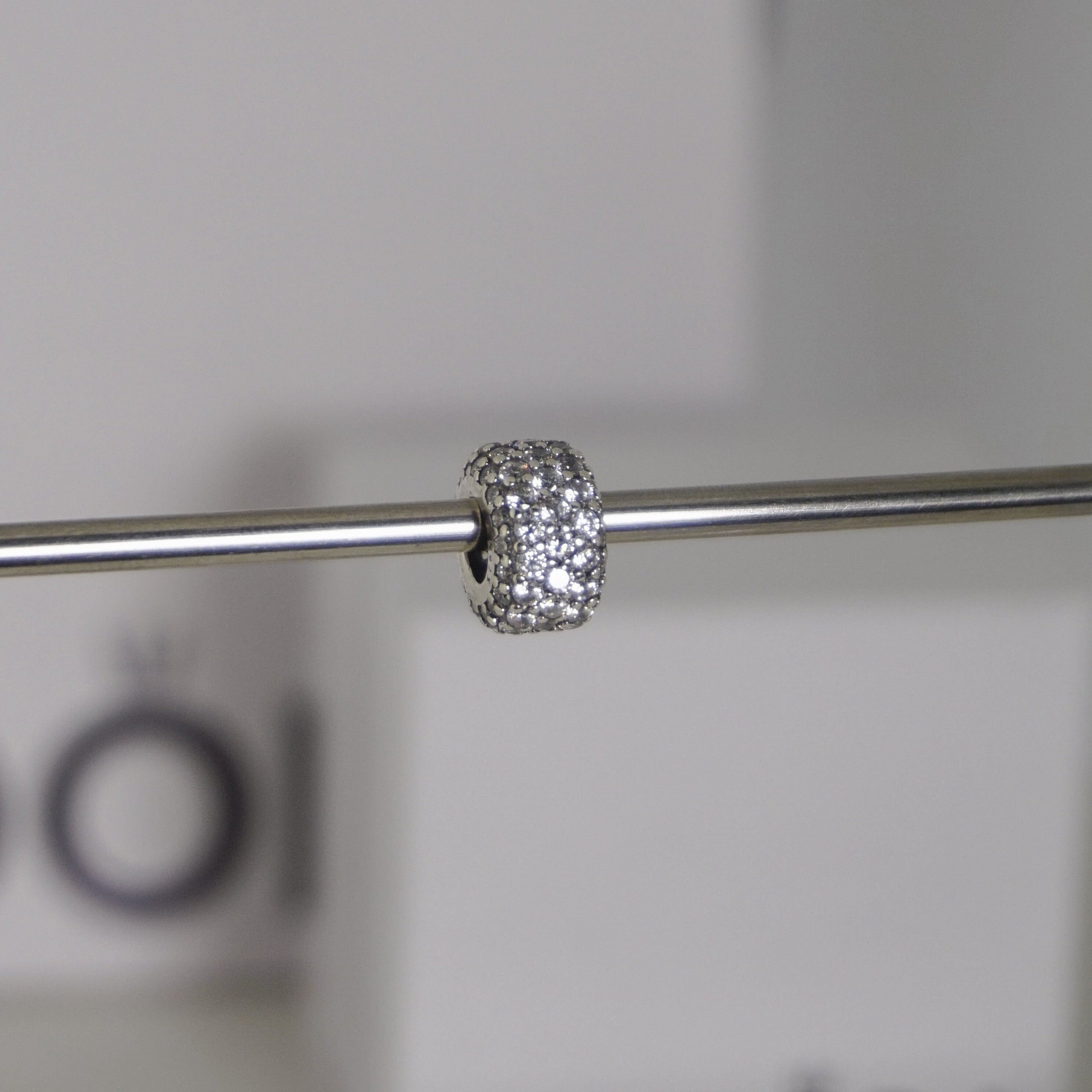 Charm Pavé Brillante