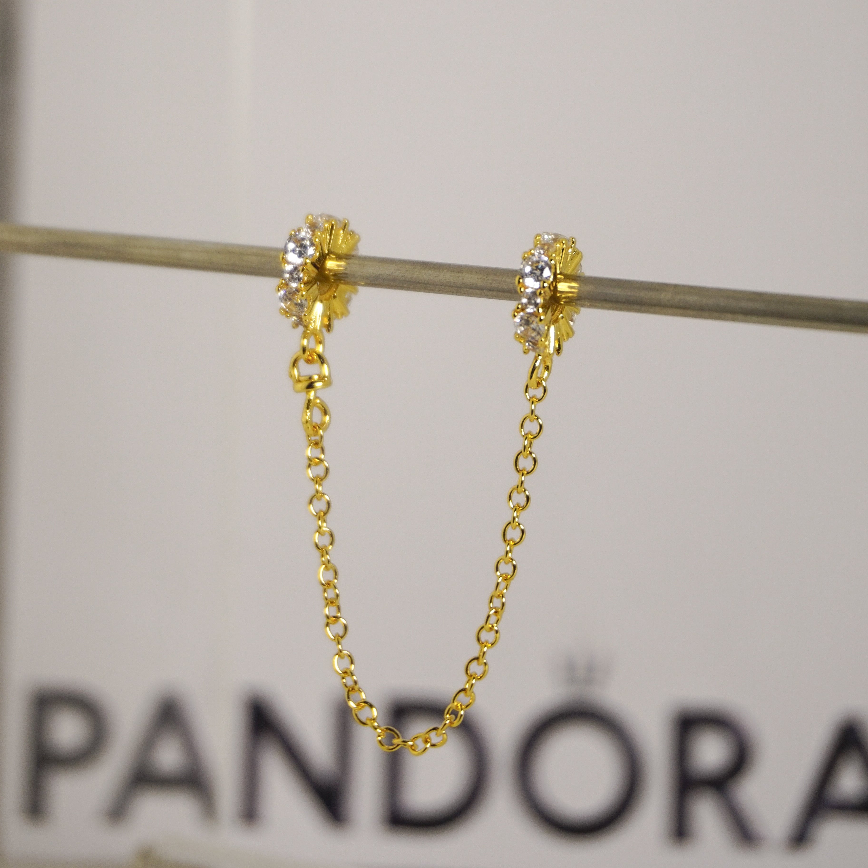 Charm de Seguridad con Circonitas