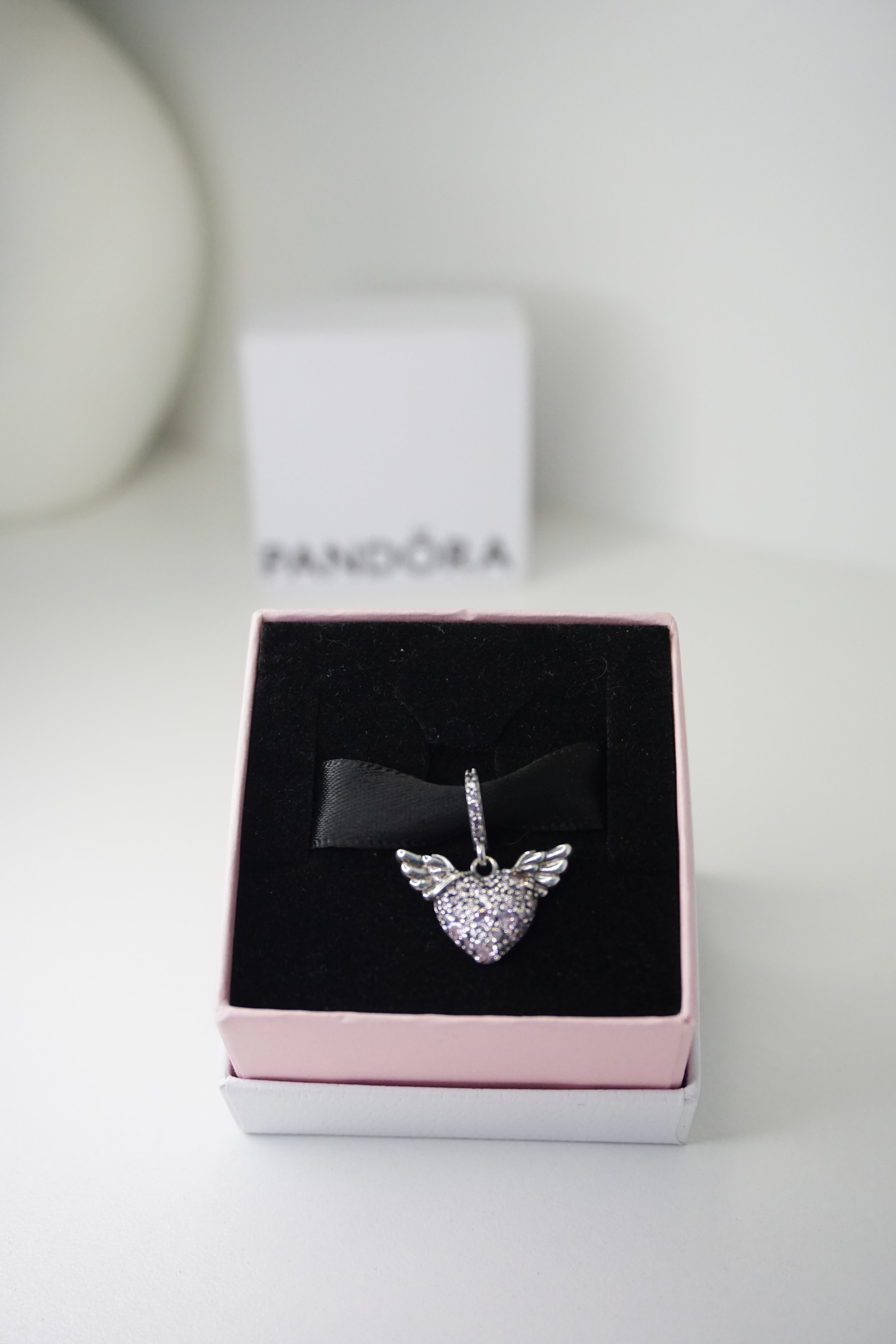 Charm Corazón de Angel Rosita