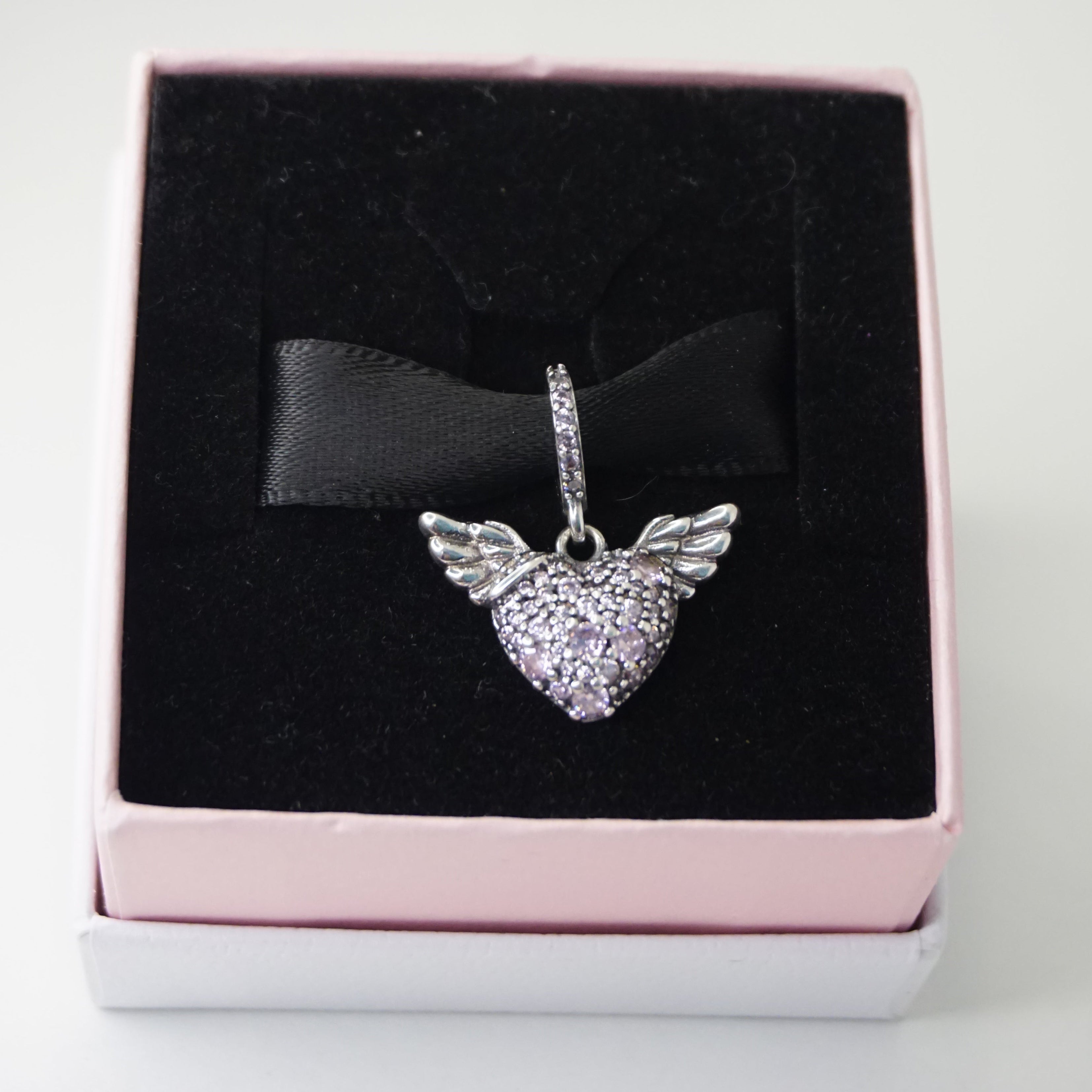 Charm Corazón de Angel Rosita