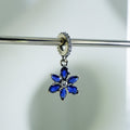 Charm Flor de Cristales Azules