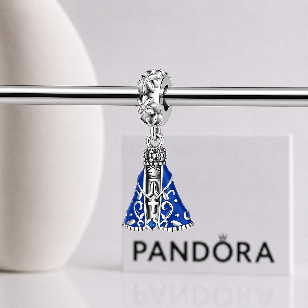 Charm Virgen